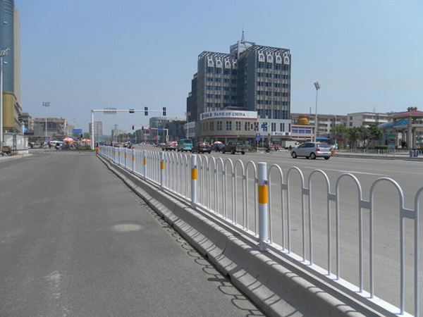 隔離帶護欄網圖片2