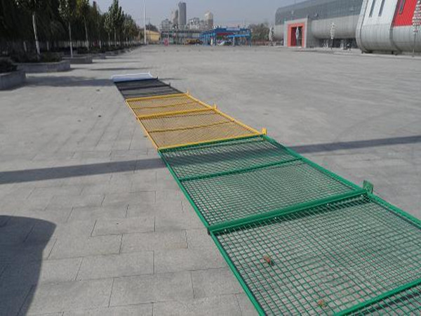 浸塑隔離網(wǎng)圖片4