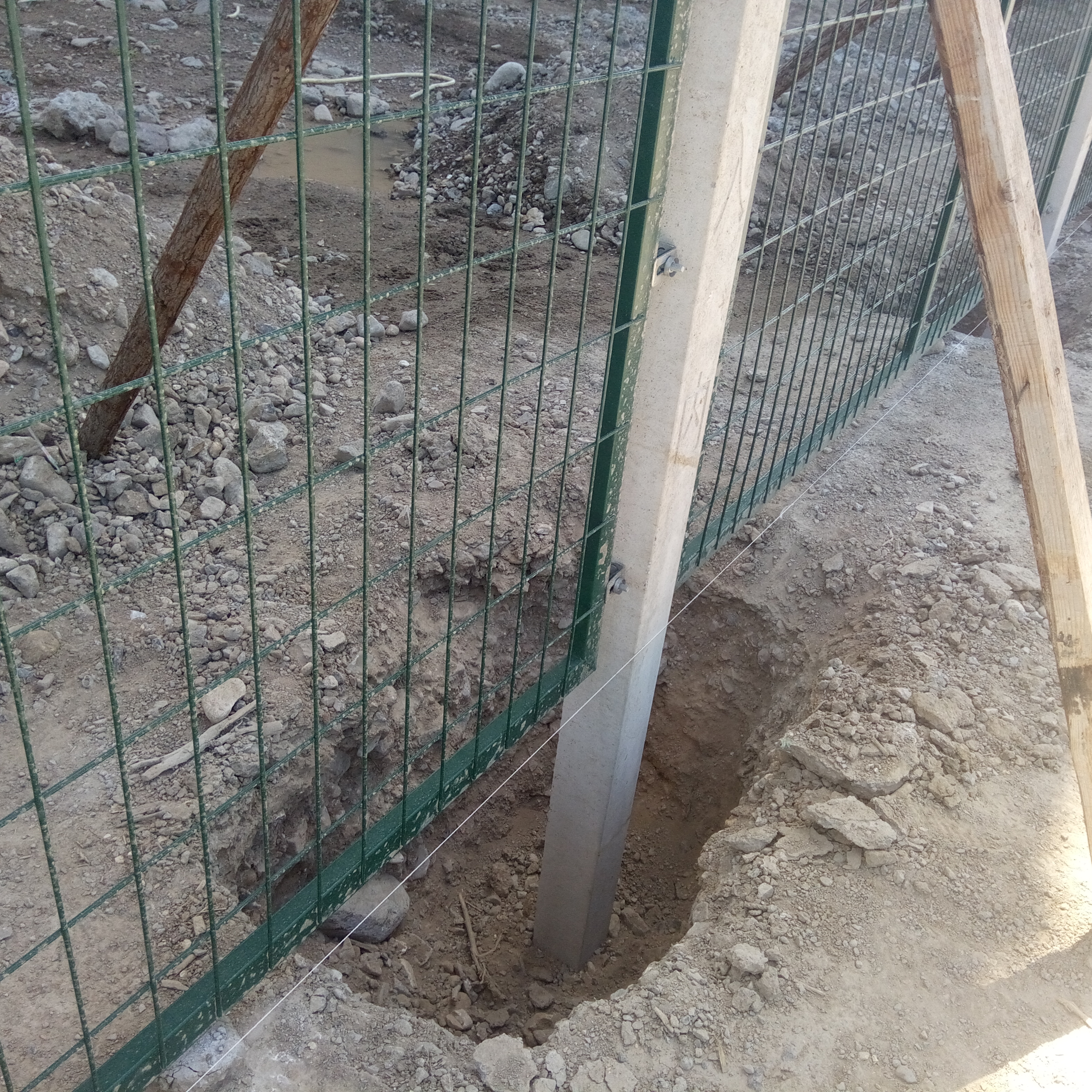 鐵路橋下防護柵欄圖片5