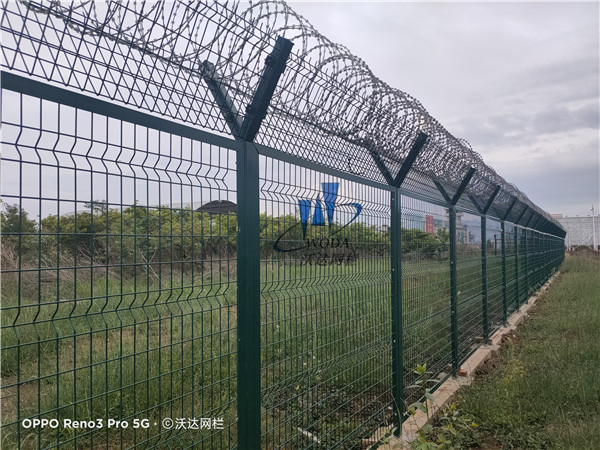 昆明云南機(jī)場(chǎng)鋼筋網(wǎng)圍界護(hù)欄網(wǎng)