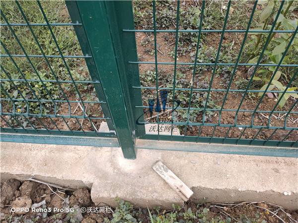 集寧云南機(jī)場鋼筋網(wǎng)圍界護(hù)欄網(wǎng)圖片3