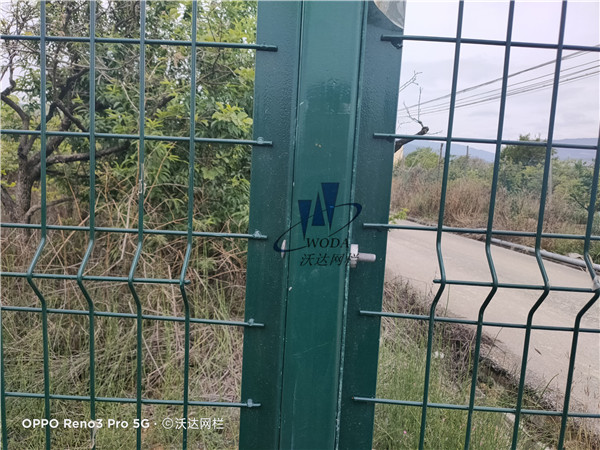 集寧云南機(jī)場鋼筋網(wǎng)圍界護(hù)欄網(wǎng)圖片4