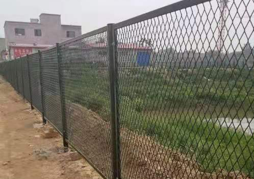 鋼板網(wǎng)護(hù)欄圖片7 鋼板網(wǎng)護(hù)欄圖片7