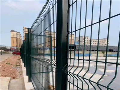 昆明桃型柱護(hù)欄網(wǎng)